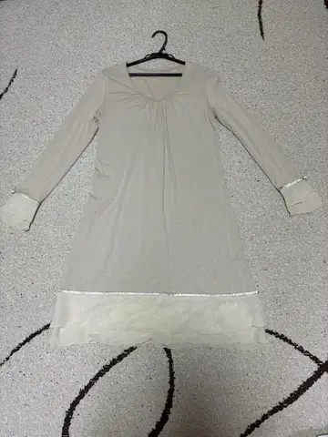 aetuna 베이지 긴팔 캐주얼 드레스