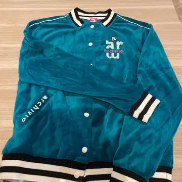 아르키비오 터콰이즈 버튼 달린 자켓