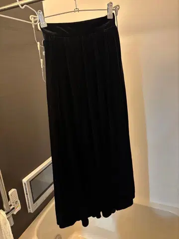 원가 13000엔 BEAMS BOY 벨로아 소재 블랙 플레어 스커트