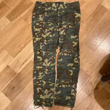 [ BEAMS ] 카모플라쥬 카고 팬츠