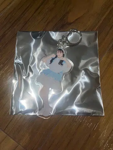 Pixel Ribbon 랜덤 아크릴 키링 리메이크 T셔츠 하야마 물방울