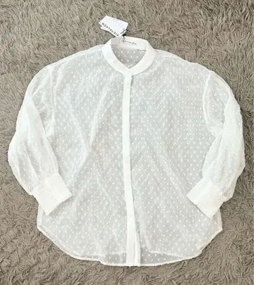 [택 포함 새상품] &.NOSTALGIA 도비 도트 시어 셔츠