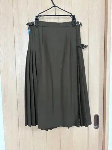 O'NEIL of DUBLIN 카키 스커트