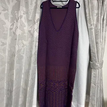 ROSE BUD 퍼플 V넥 슬리브리스 원피스