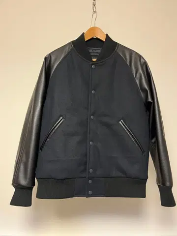 유니클로 스타디움 점퍼