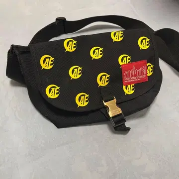 맨해튼 포티지 숄더 건담 STRICT-G 한정판 콜라보