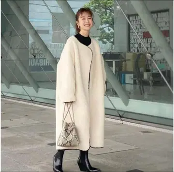 AKTE 액테 롱 보아 코트