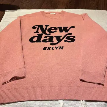 [ BAYFLOW ] New days BKLYN 니트 트레이닝복