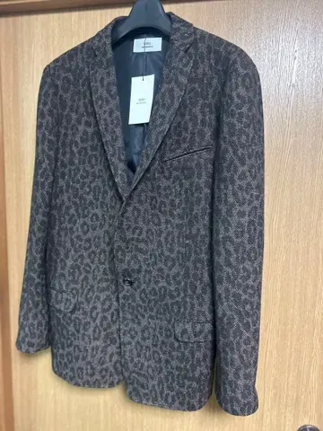 테디 TEDDY KEEPSWINGING 레오파드 무늬 테일러드 자켓