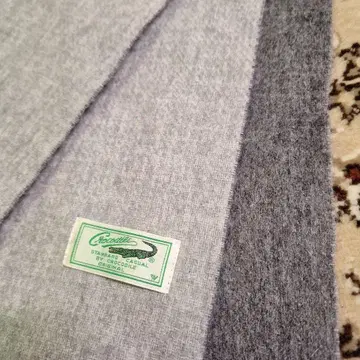 크로커다일 그레이 계열 울 혼방 머플러