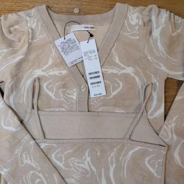 [택 포함 새상품] ROYAL PARTY 마블 가디건 F사이즈