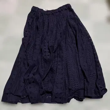 어반 리서치 네이비 레이스 플레어 스커트