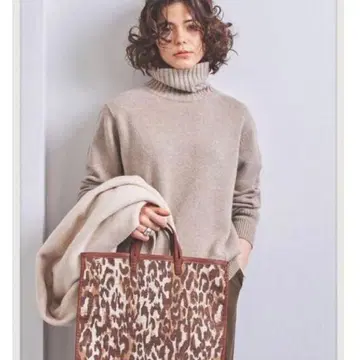 유나이티드 애로우즈 UWSC 바이어스 터틀넥 니트