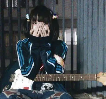 아노짱 착용 저지 adidas neo