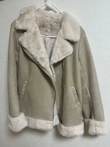 베이지 무스탕 코트 퍼 포함 INGNI