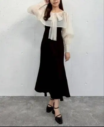 리본 타이 블라우스 포함 롱 원피스