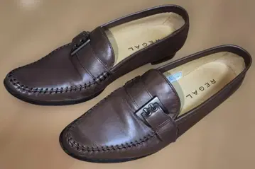 REGAL 브라운 가죽 로퍼 힐 3cm