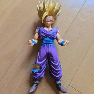 드래곤볼 손오반 피규어