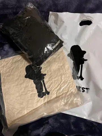 아카니시 진 REDWEST 업그레이드 굿즈 혜택