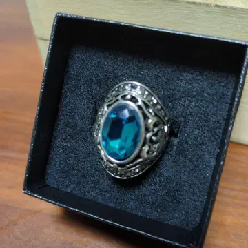 에메랄드 그린 장식 반지