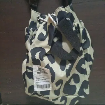 레오파드 무늬 숄더백