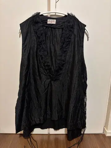 BUNON silk V-neck Ribbon Vest 블랙