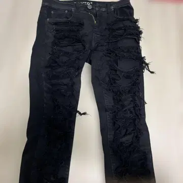 데미지 가공 블랙 슬림핏 청바지