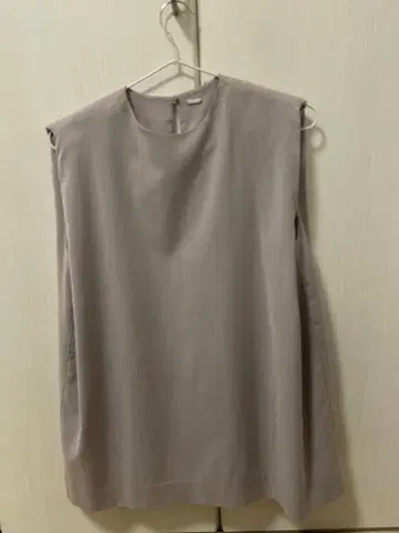 Mila Owen 그레이 슬리브리스 셔츠