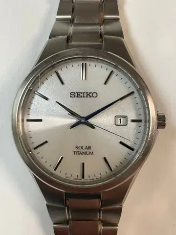 SEIKO 솔라 티타늄 손목시계