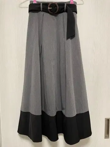 RESEXXY 플레어 스커트 그레이/블랙 벨트 포함