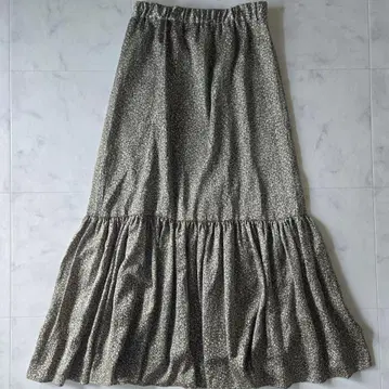 새상품급 프리미어 아롱디스망 Pebbles Dot 캉캉 스커트