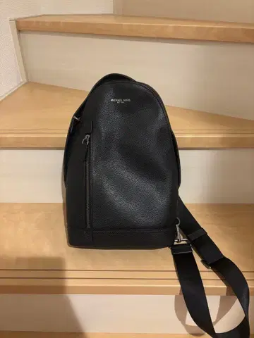 마이클코어스 바디백