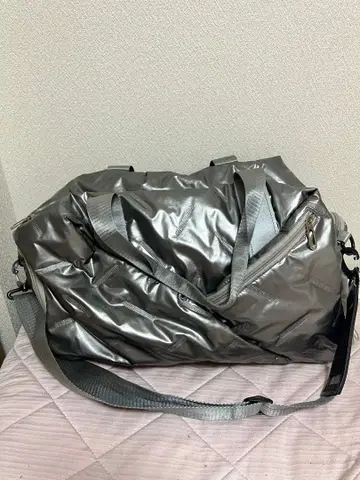 실버 보스턴 백 광택 소재