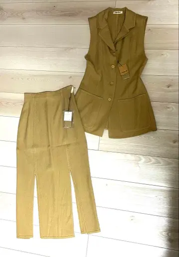 ATELIER SAB 슬리브리스 자켓 스커트 셋업 사이즈 F