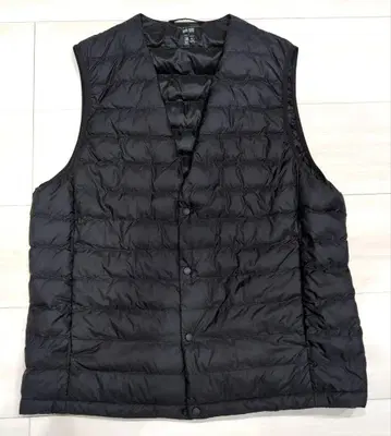 유니클로 퍼프 테크 컴팩트 베스트 단추식 블랙 (S)