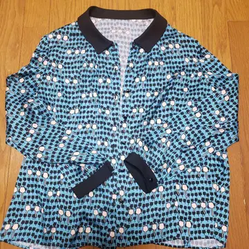 폴리에스테르 블라우스