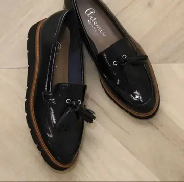 [ 새상품급 ] 24.0 아르테미스 다이애나 통굽 태슬 로퍼 경량 통굽