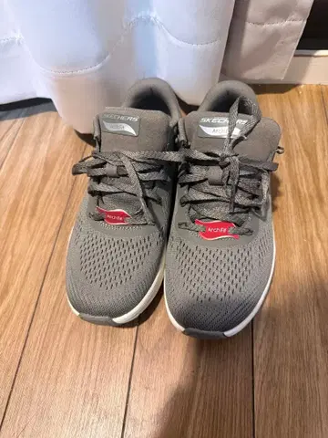 SKECHERS 아치핏 그레이 스니커즈