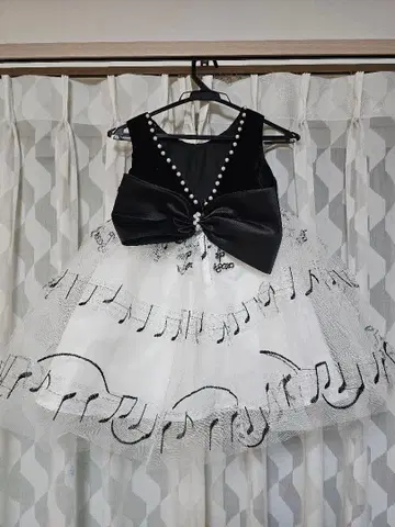 음표 패턴 피아노 드레스 130cm 미사용 새상품입니다. 발표회