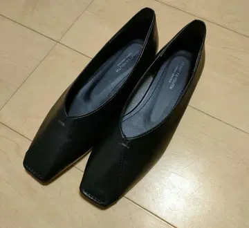 뷰티&유스 V컷 스티치 플랫슈즈 블랙