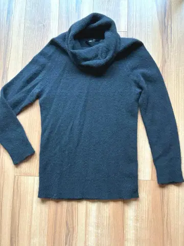 캐시미어 100% 터틀넥 블랙 니트