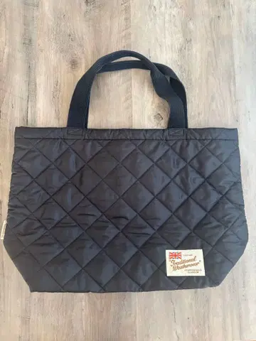 트래디셔널 웨더웨어 블랙 토트백