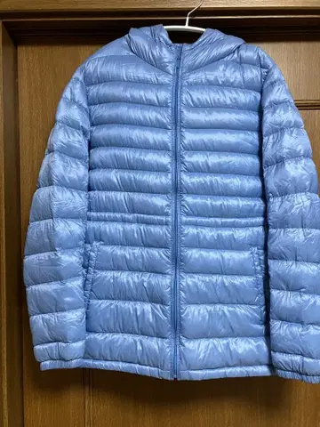 UNIQLO 울트라 라이트 다운 후드 부착 여성용 M
