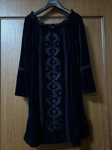 [ 새상품급 ] 로즈 티아라 벨로아 튜닉 빅 사이즈 42 네이비 자수