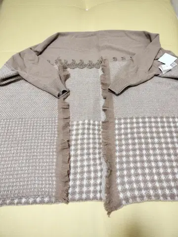 [킨자와 레이스] 미사용 새상품 택 포함 베이지 체크 무늬 스톨