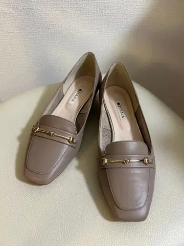 [ 새상품급 ] DIANA 로퍼 베이지 24cm