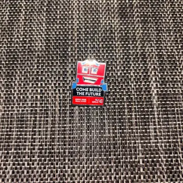 오사카 만박 2025 영국관 핀 배지