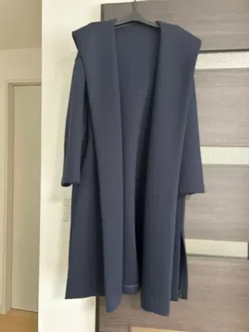 Plage 후드 부착 네이비 롱 코트