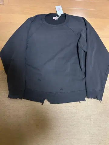 Fading Raglan Sleeve Sweatshirt 데미지 가공