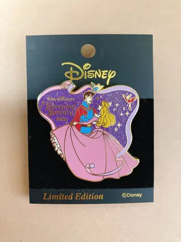 [잠자는 숲속의 미녀] 오로라 공주&필립 왕자 핀 배지